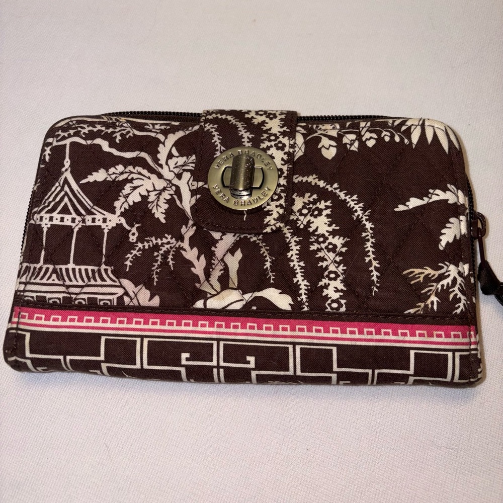 Vera Bradley Imperial Toile Zipper Wallet in Brown & Cream with Pick Accent FUN!